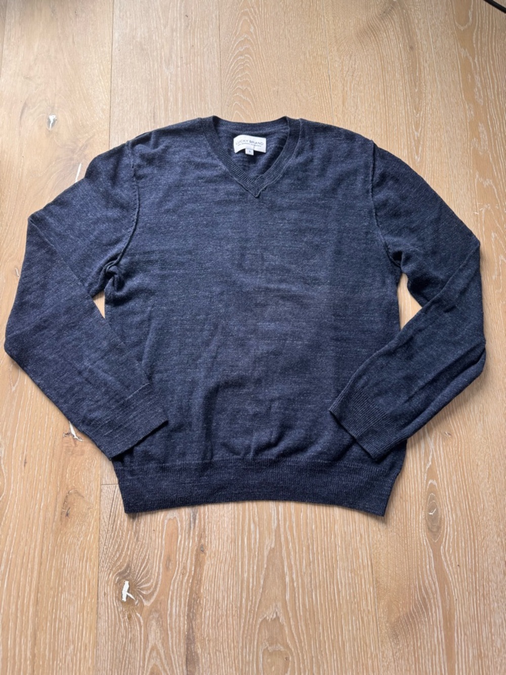 Lucky Brand Men's V-Neck Navy Sweater
